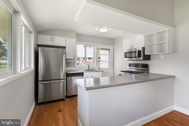 4526 ROUNDHILL RD, Alexandria, VA 22310