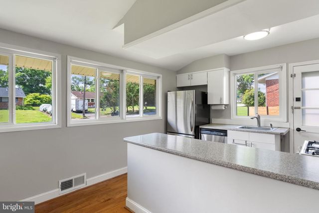4526 ROUNDHILL RD, Alexandria, VA 22310