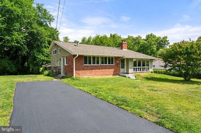 4526 ROUNDHILL RD, Alexandria, VA 22310