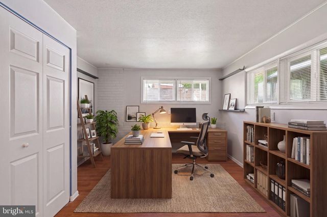 4526 ROUNDHILL RD, Alexandria, VA 22310
