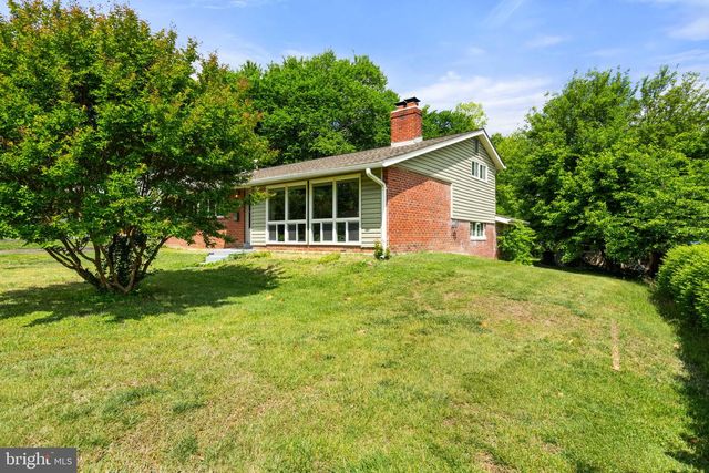 4526 ROUNDHILL RD, Alexandria, VA 22310