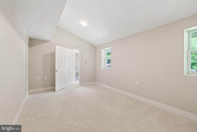 4526 ROUNDHILL RD, Alexandria, VA 22310