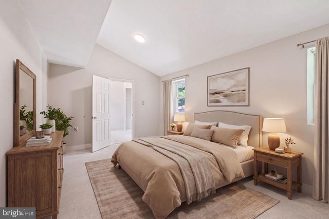 4526 ROUNDHILL RD, Alexandria, VA 22310