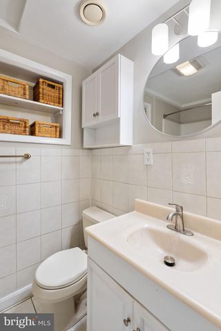 4526 ROUNDHILL RD, Alexandria, VA 22310