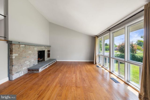 4526 ROUNDHILL RD, Alexandria, VA 22310