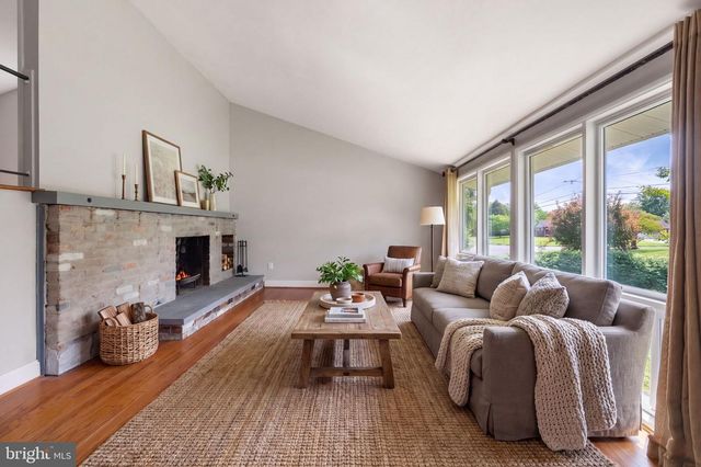 4526 ROUNDHILL RD, Alexandria, VA 22310
