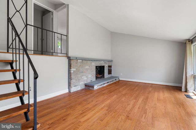 4526 ROUNDHILL RD, Alexandria, VA 22310