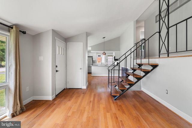 4526 ROUNDHILL RD, Alexandria, VA 22310