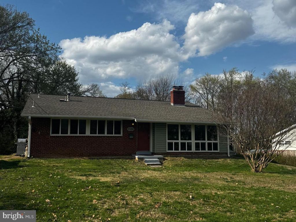 4526 ROUNDHILL RD, Alexandria, VA 22310