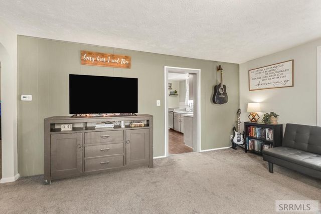 3242 E Lincoln Road, Idaho Falls, ID 83401