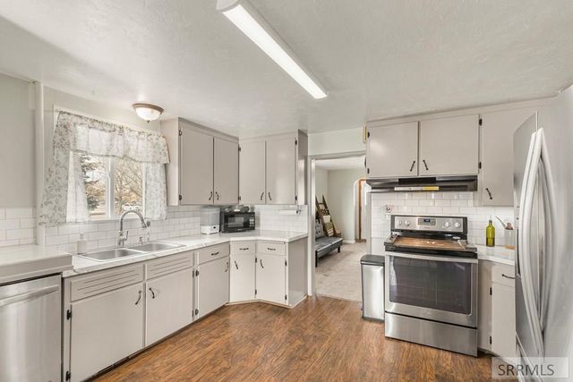 3242 E Lincoln Road, Idaho Falls, ID 83401