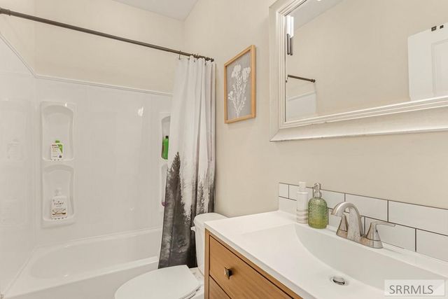 3242 E Lincoln Road, Idaho Falls, ID 83401