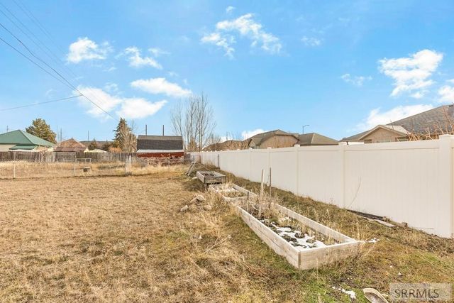 3242 E Lincoln Road, Idaho Falls, ID 83401