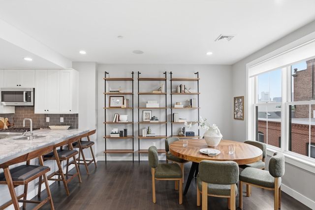 309 E St 43, Boston, MA 02127