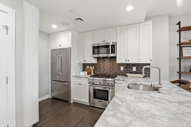 309 E St 43, Boston, MA 02127