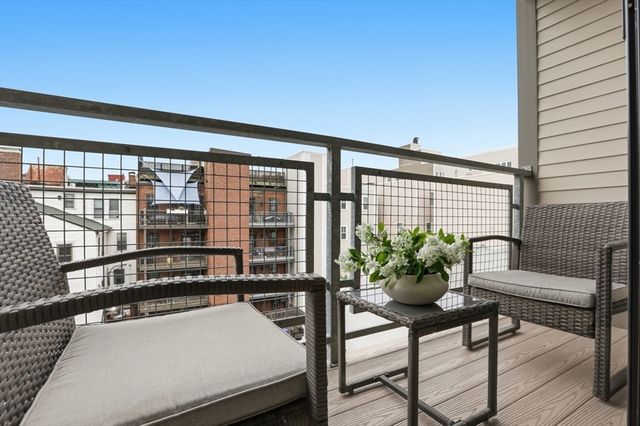 309 E St 43, Boston, MA 02127