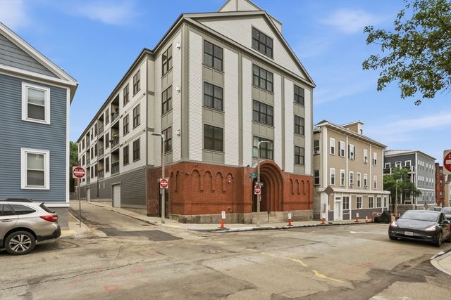 309 E St 43, Boston, MA 02127