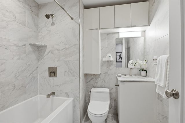 309 E St 43, Boston, MA 02127