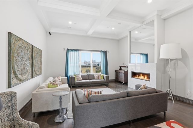 309 E St 43, Boston, MA 02127