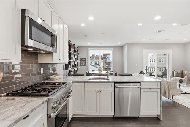 309 E St 43, Boston, MA 02127