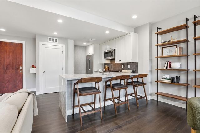 309 E St 43, Boston, MA 02127
