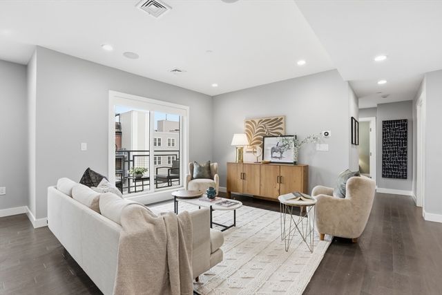 309 E St 43, Boston, MA 02127