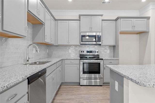 13719 92 Highway 28, Woodstock, GA 30188