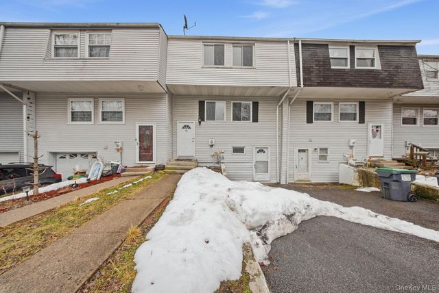 19 Red Barn Lane, Middletown, NY 10940