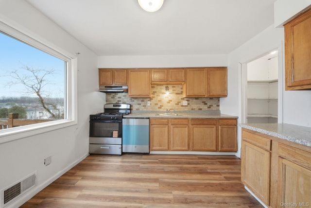 19 Red Barn Lane, Middletown, NY 10940