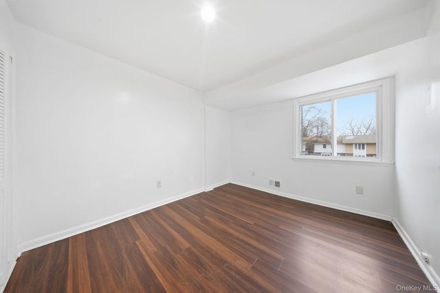 19 Red Barn Lane, Middletown, NY 10940