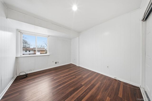 19 Red Barn Lane, Middletown, NY 10940