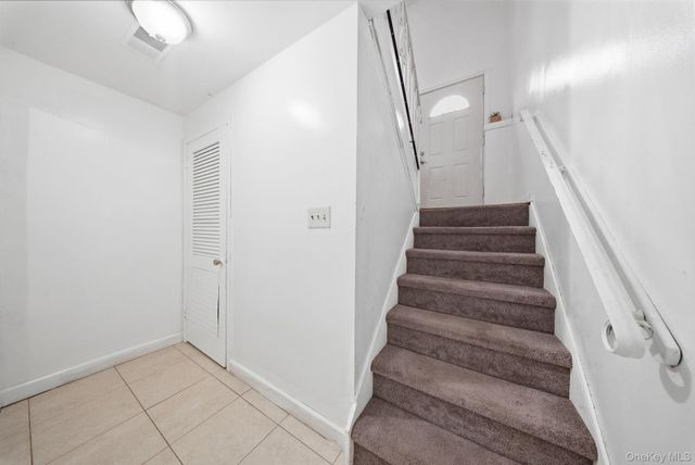 19 Red Barn Lane, Middletown, NY 10940