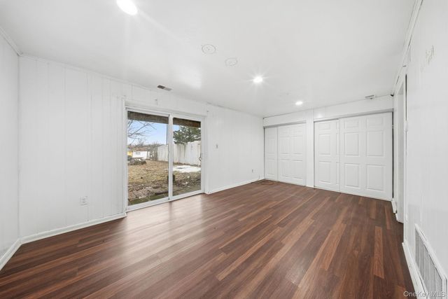 19 Red Barn Lane, Middletown, NY 10940