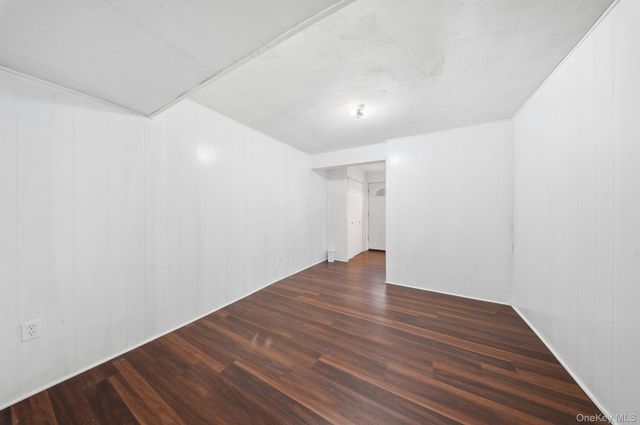 19 Red Barn Lane, Middletown, NY 10940