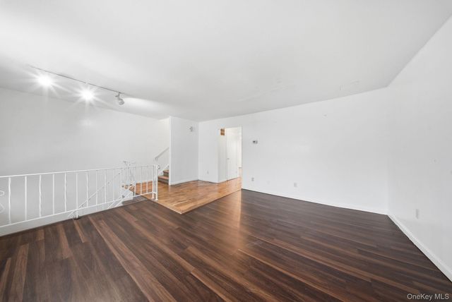 19 Red Barn Lane, Middletown, NY 10940