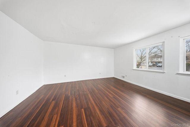 19 Red Barn Lane, Middletown, NY 10940