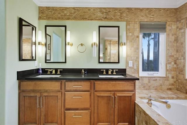 2345 Amber Oak Lane, Escondido, CA 92027