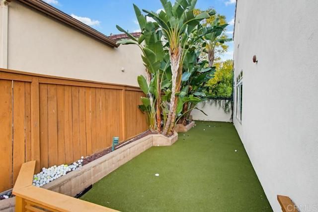 2345 Amber Oak Lane, Escondido, CA 92027