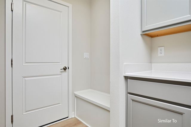 9108 Robinson Drive, West Des Moines, IA 50266