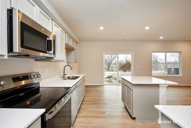 9108 Robinson Drive, West Des Moines, IA 50266