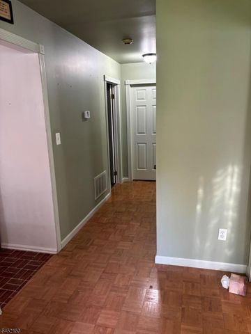 17 Choctaw Ridge Rd, Branchburg Twp., NJ 08876