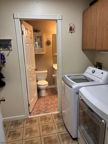 17 Choctaw Ridge Rd, Branchburg Twp., NJ 08876