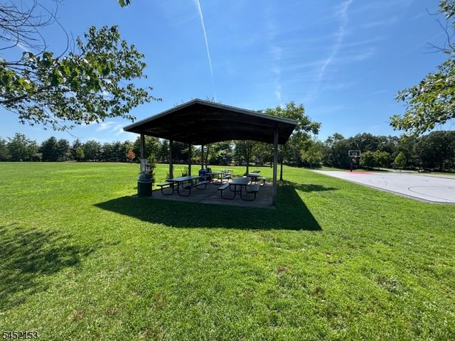 17 Choctaw Ridge Rd, Branchburg Twp., NJ 08876