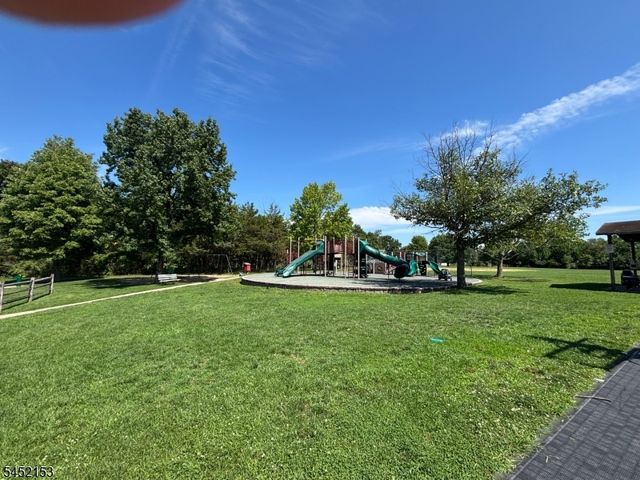 17 Choctaw Ridge Rd, Branchburg Twp., NJ 08876