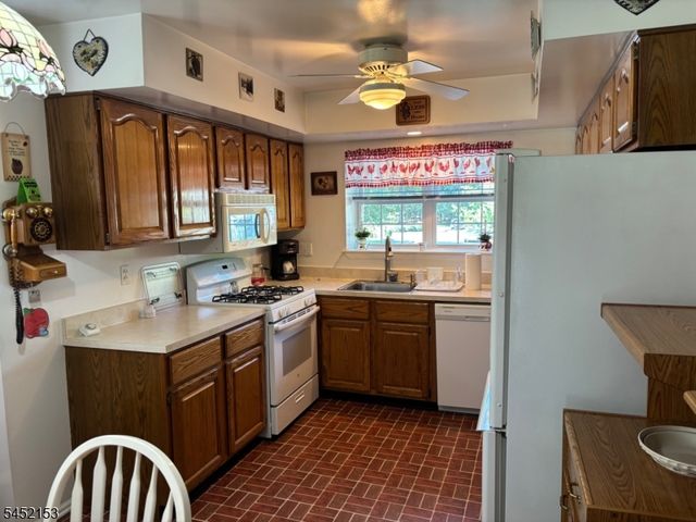 17 Choctaw Ridge Rd, Branchburg Twp., NJ 08876
