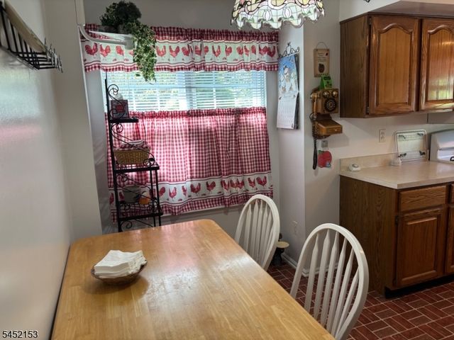 17 Choctaw Ridge Rd, Branchburg Twp., NJ 08876