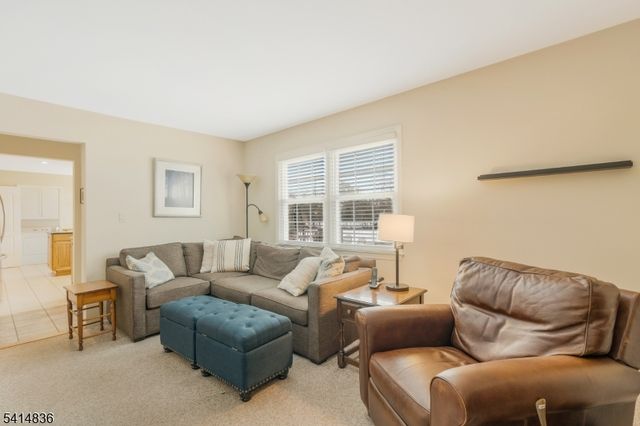 124 Howell Dr, Branchburg Twp., NJ 08876