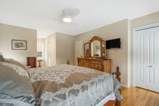 124 Howell Dr, Branchburg Twp., NJ 08876