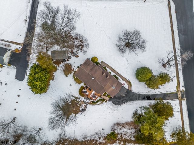 124 Howell Dr, Branchburg Twp., NJ 08876