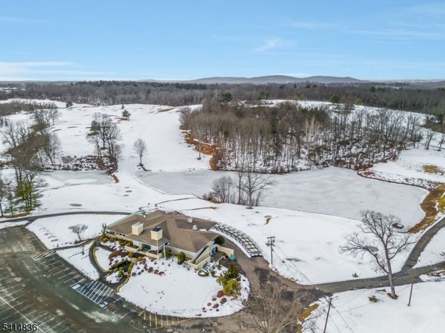 124 Howell Dr, Branchburg Twp., NJ 08876